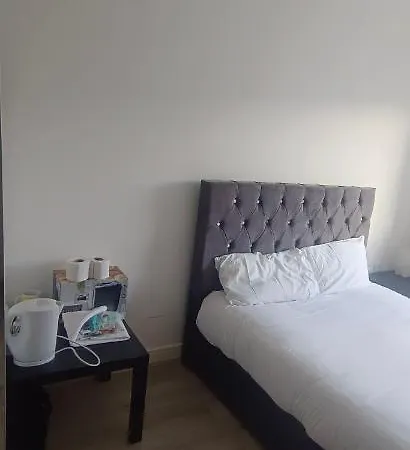Vishisamarth H8: Convenient City Stay with Amenities Manchester Exterior photo